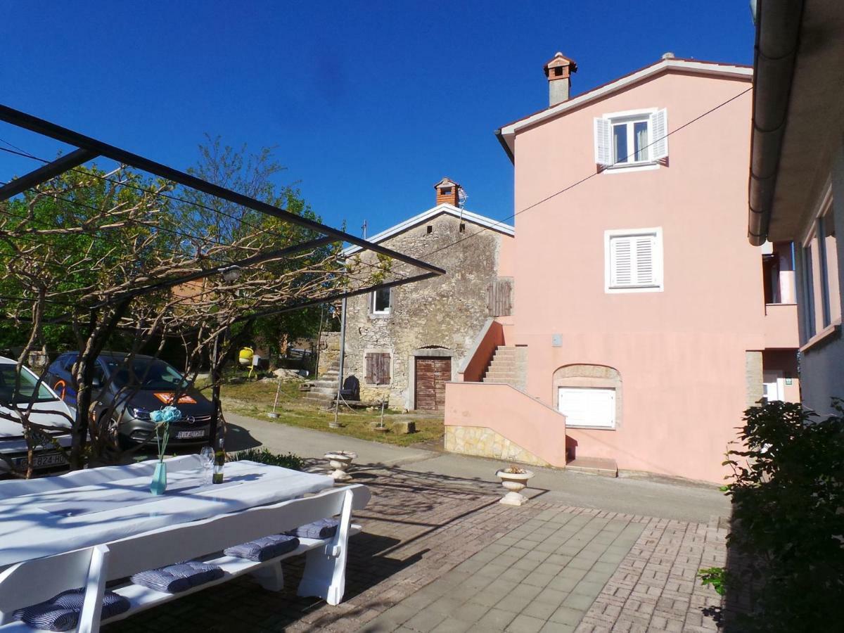 Guest House Valentino Motovun Exterior foto